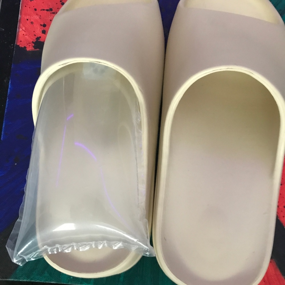 Yezzy Slides (Reps) - Picture 3 of 5